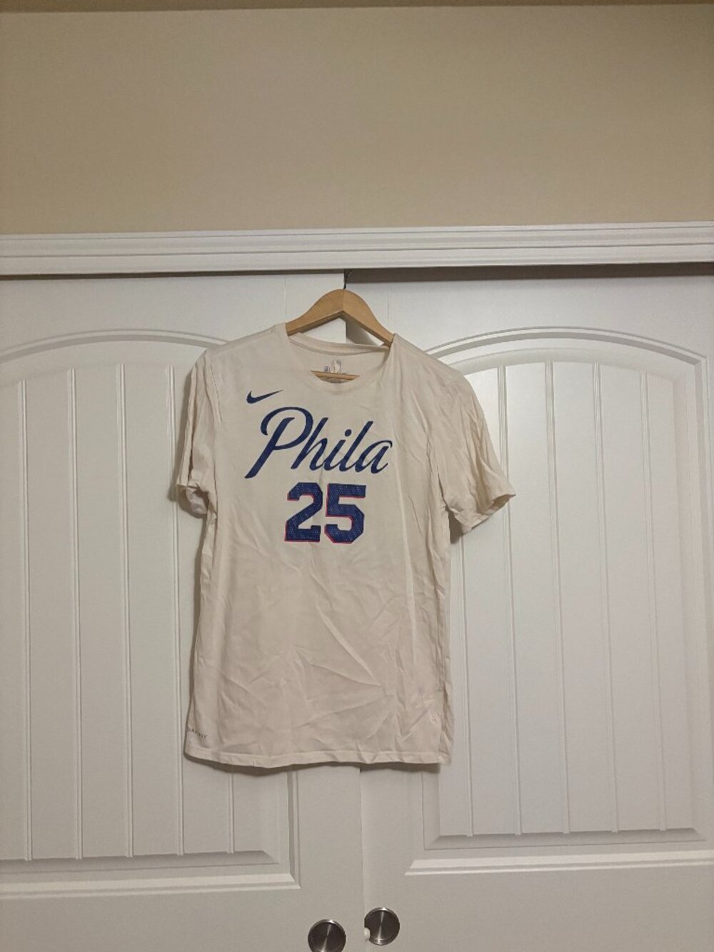 Philadelphia 76ers Ben Simmons 25 T Shirt Adult Medium Off White Nike Crew Neck